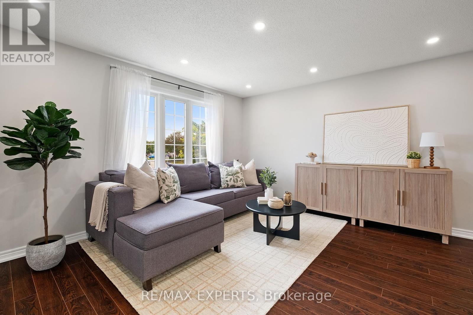 14 Aishford Rd, Bradford West Gwillimbury, ON L3Z 3E3