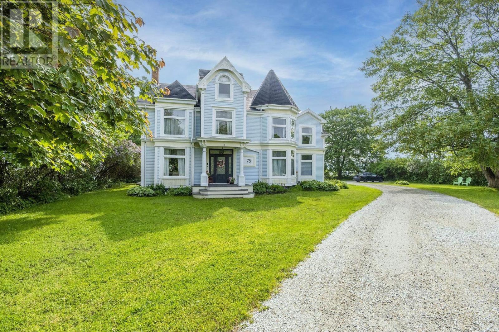76 Montague Row, Digby, NS B0V 1A0