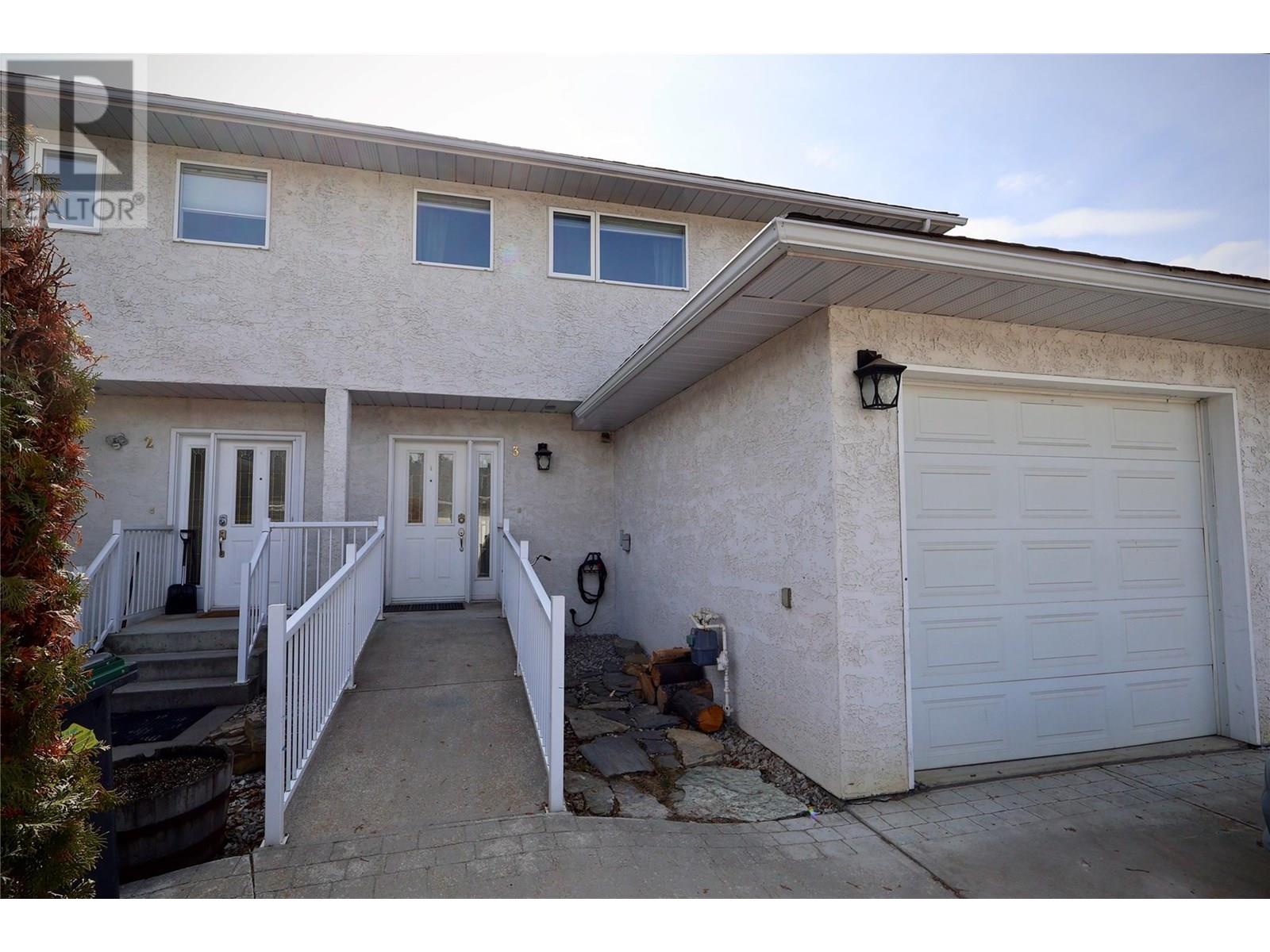 411 5th Avenue Unit 3, Golden, BC V0A 1H0