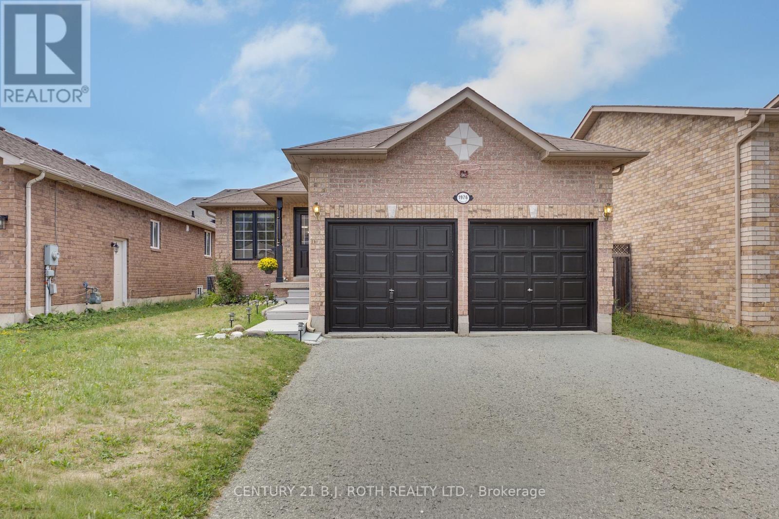 1976 Prince Ct, Innisfil, ON L9S 0E7
