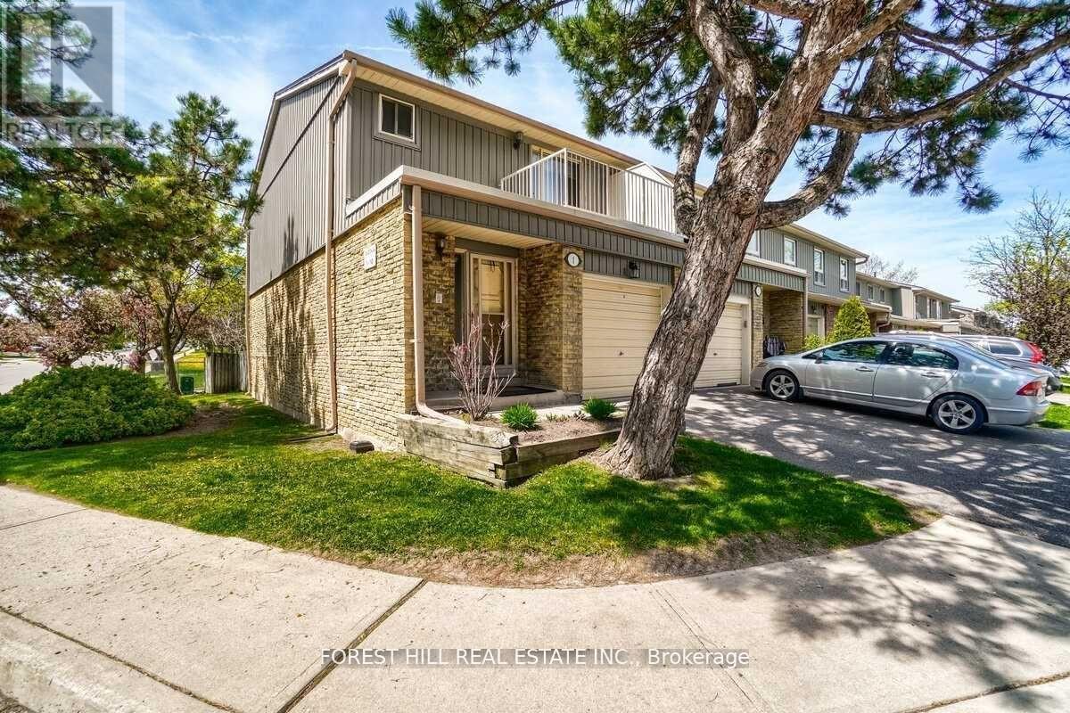 1 60 Hanson Rd, Mississauga, ON L5B 2E3