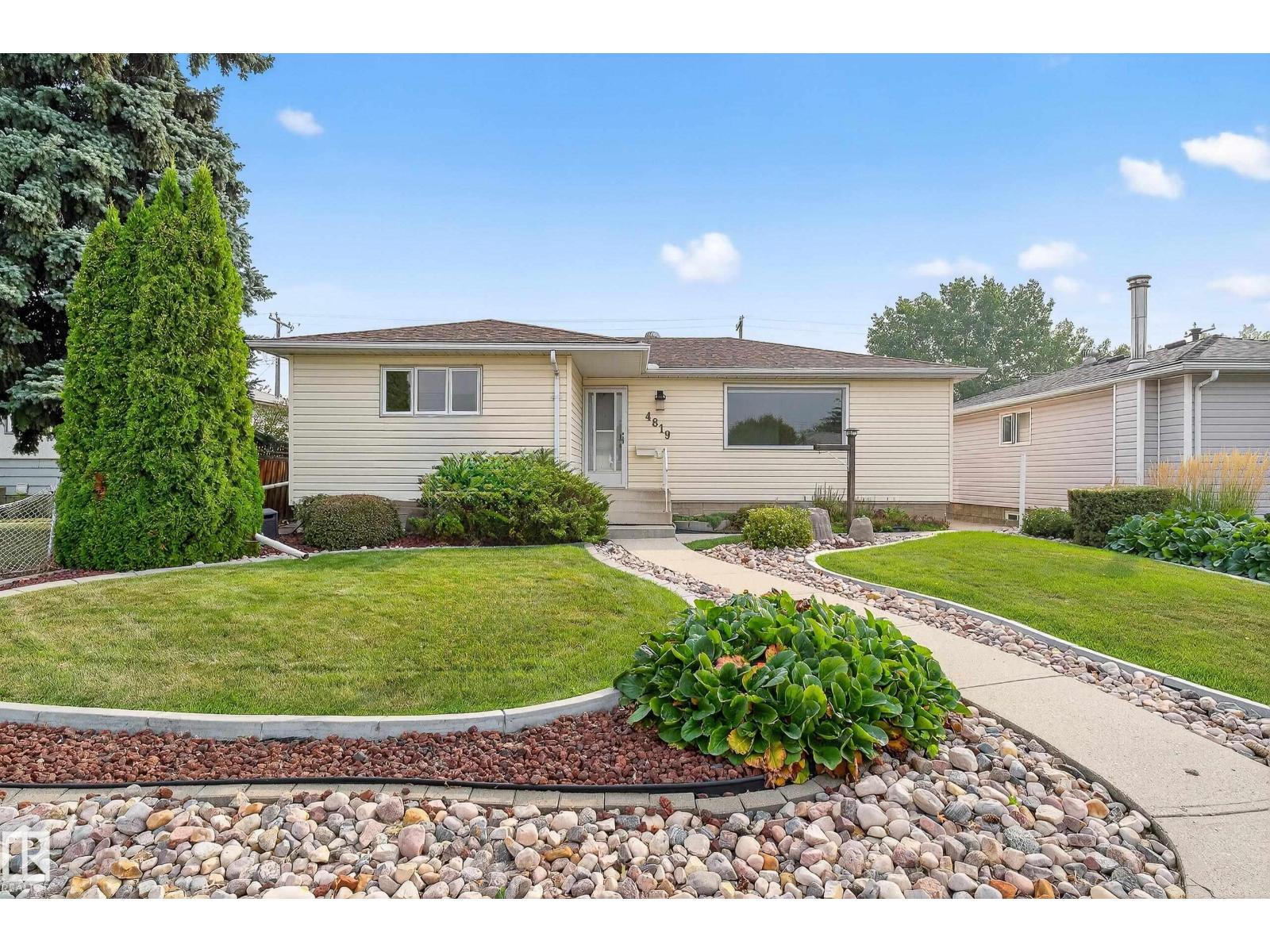 105 St Nw Unit 4819 #b, Edmonton, AB T6H 2R9