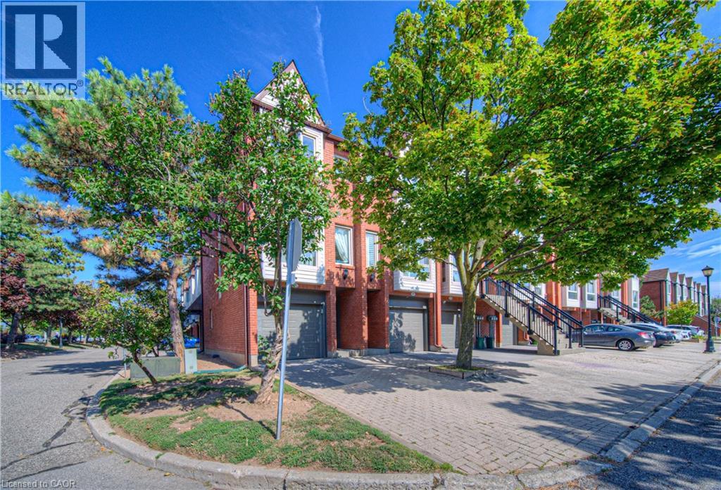 895 Maple Avenue Unit 502, Burlington, ON L7S 2N7