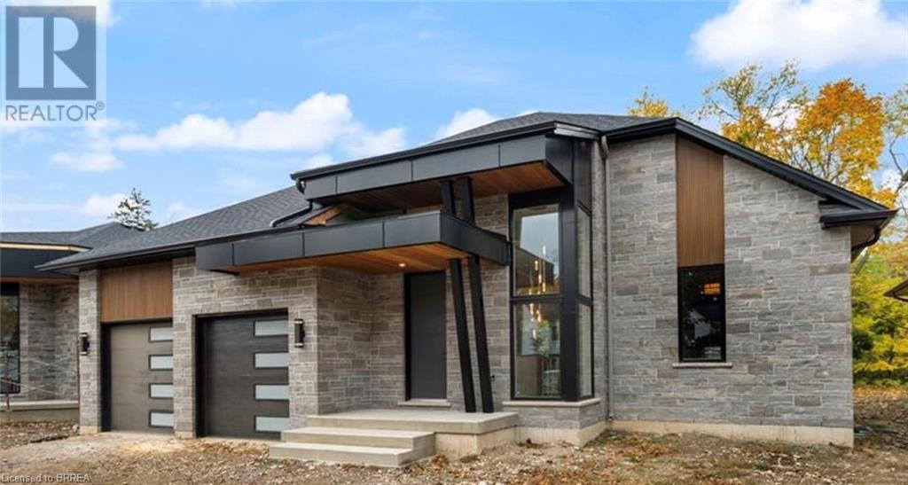 141 Parkside Dr, Brantford, ON N3T 0S9