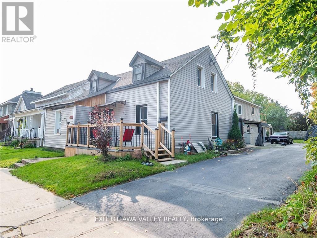 444 Isabella St, Pembroke, ON K8A 5T7
