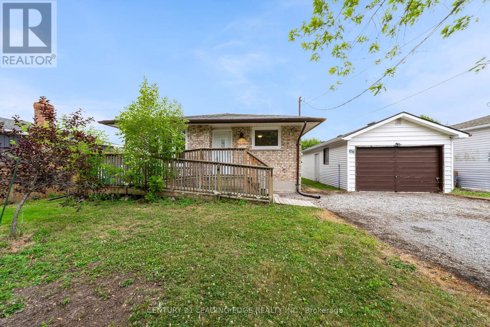 636 Crescent Rd, Fort Erie, ON L2A 4P8