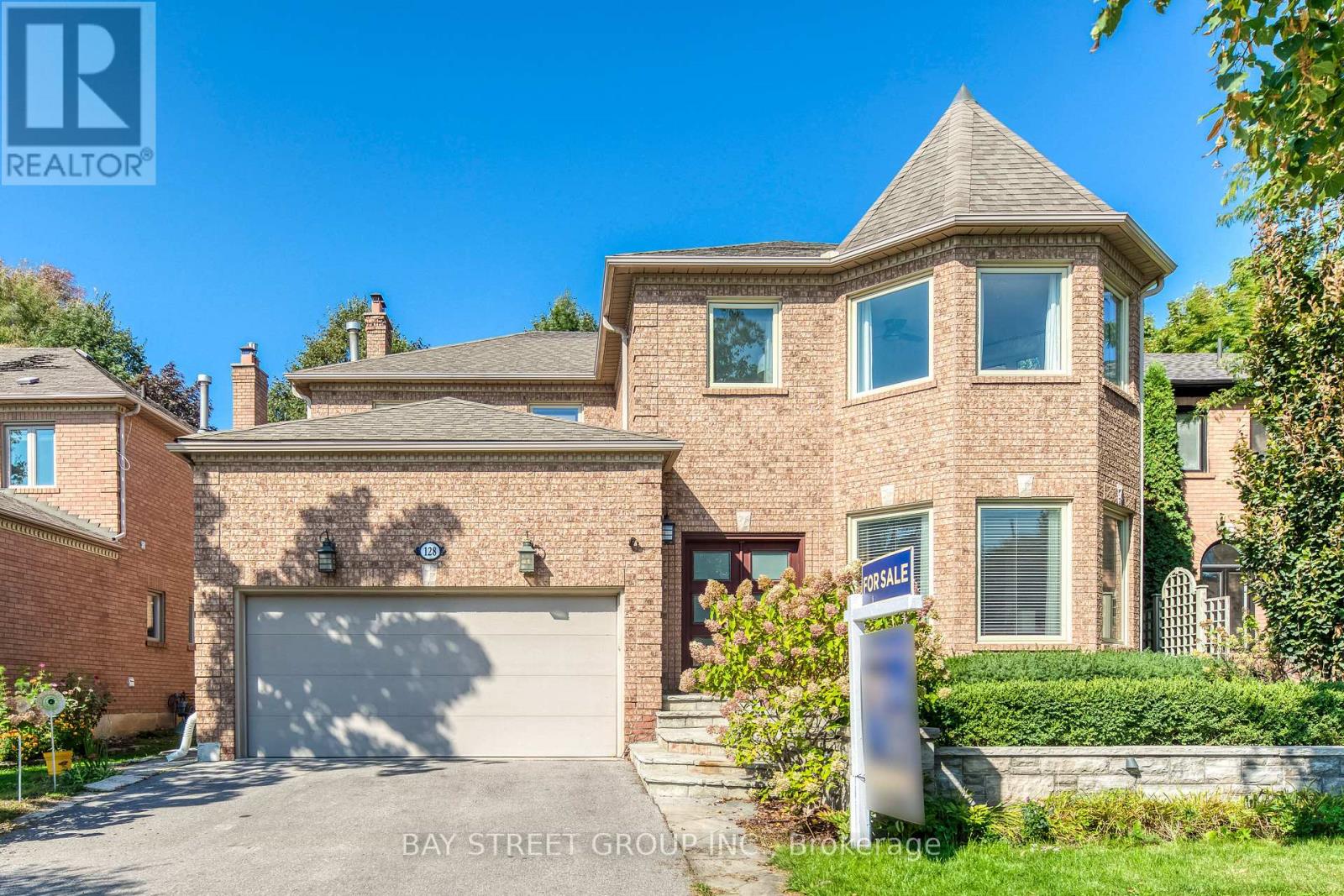 128 Beverley Glen Blvd, Vaughan, ON L4J 7V2