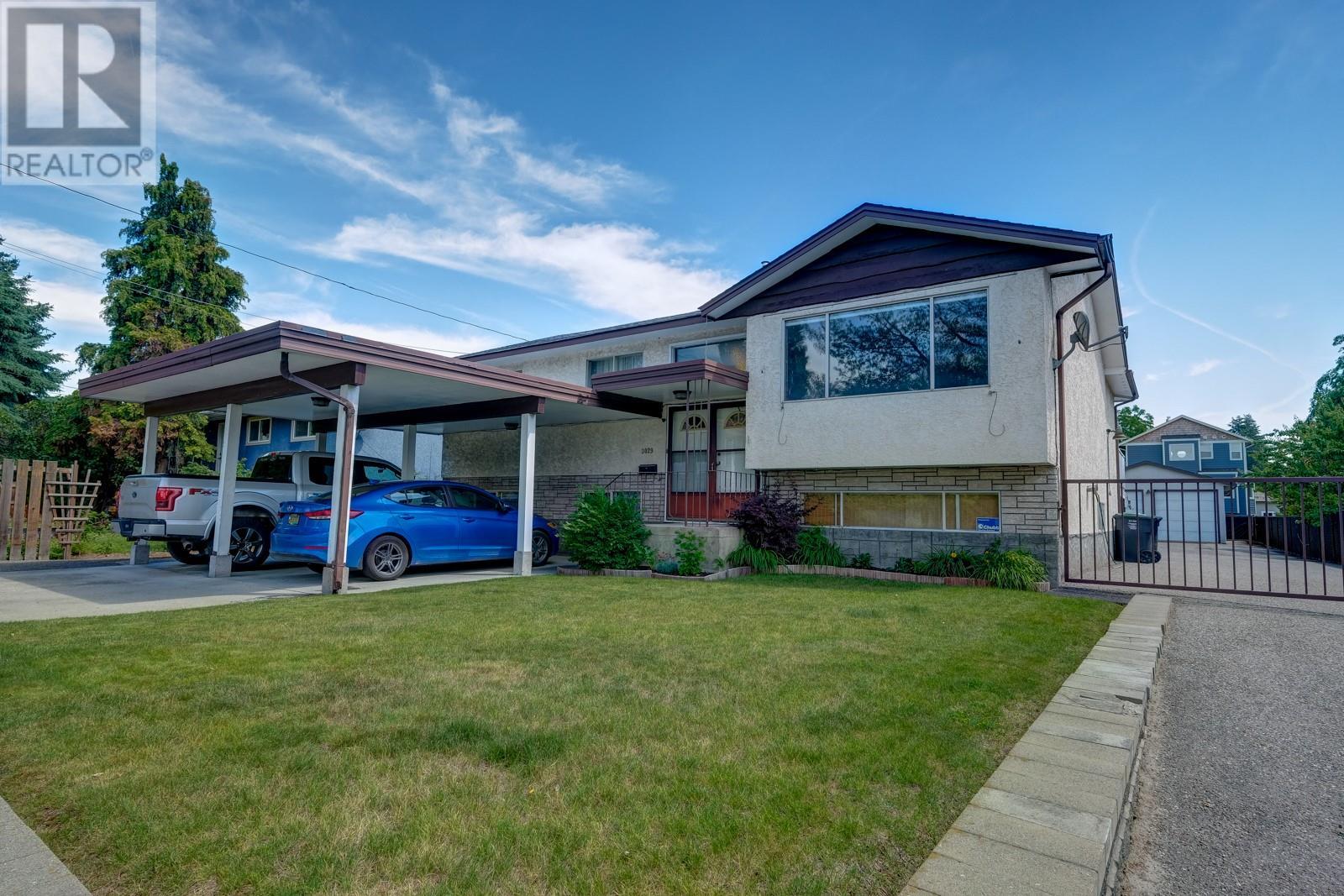 3029 Gordon Dr, Kelowna, BC V1W 3R1