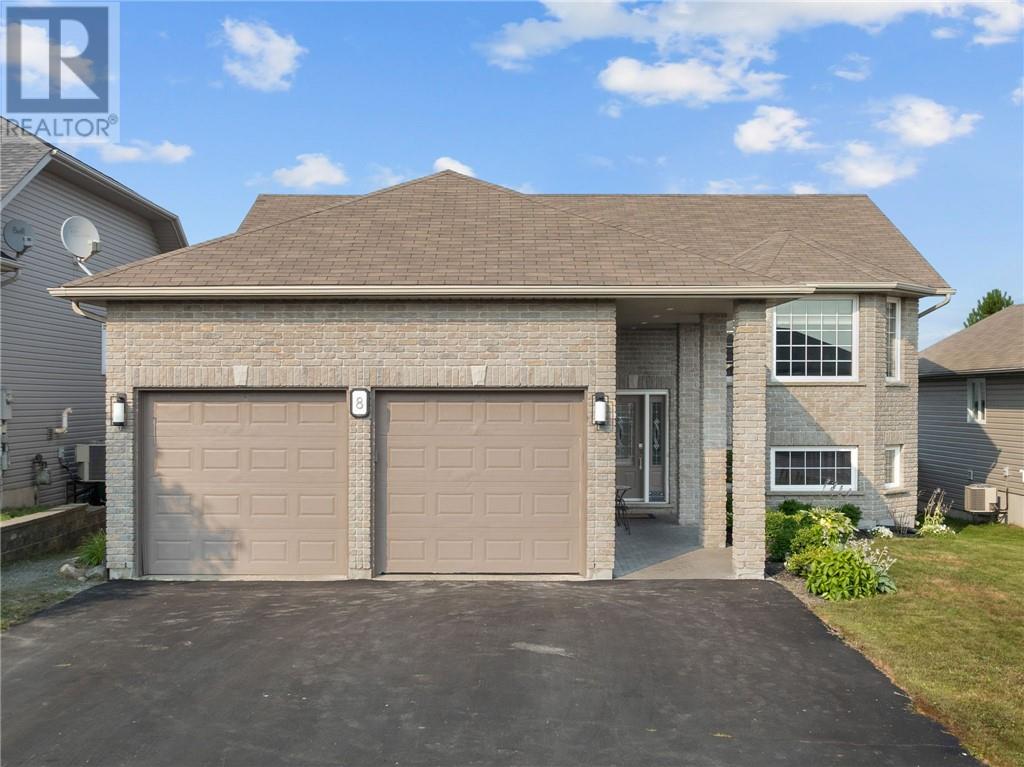 8 Alliston St, Sudbury, ON P3B 0B3