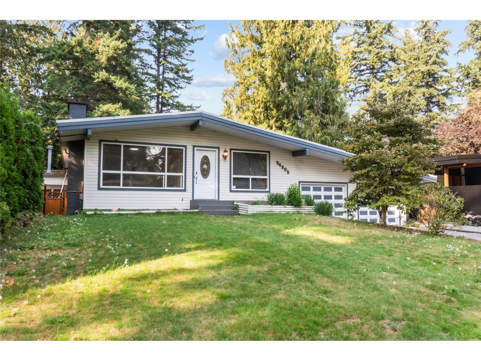 34305 Woodbine Cres, Abbotsford, BC V2S 2R4