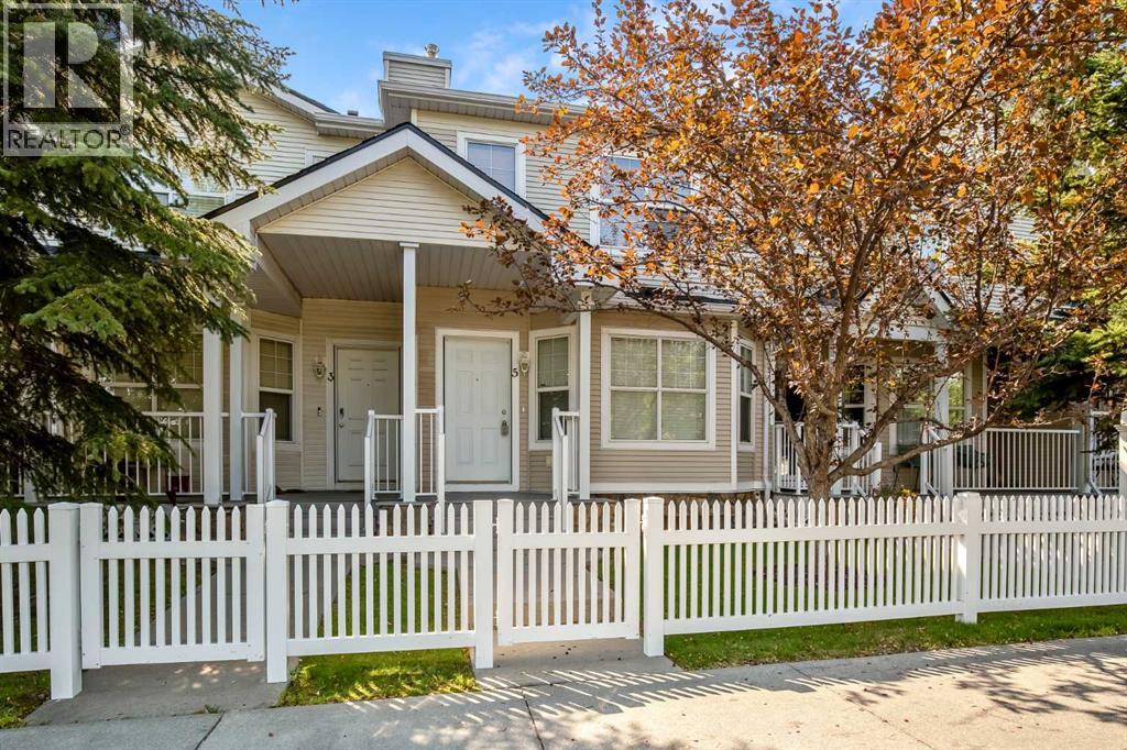 5 Country Village Lndg NE, Calgary, AB T3K 5K1
