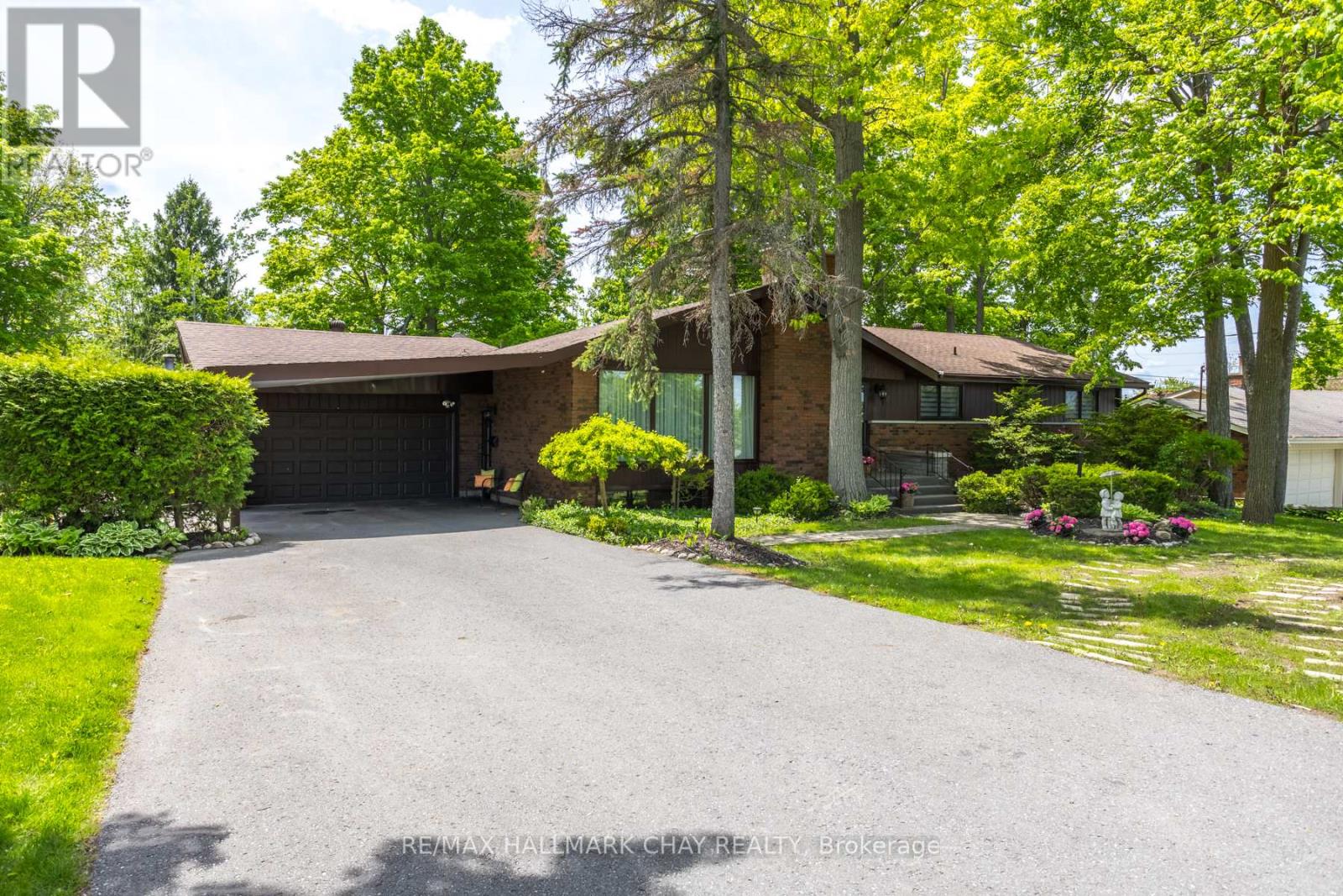 1009 Fairbairn St Ward 2 St, Peterborough, ON K9K 1C1
