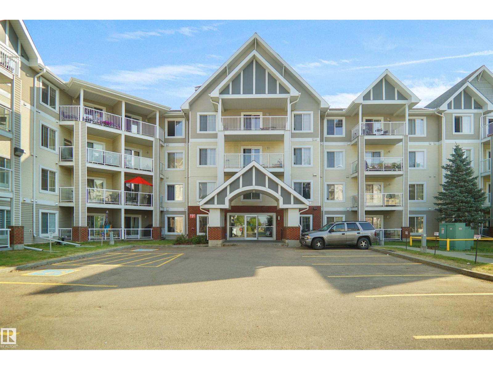 15211 139 Street Northwest #403, Edmonton, AB T6V 0A1
