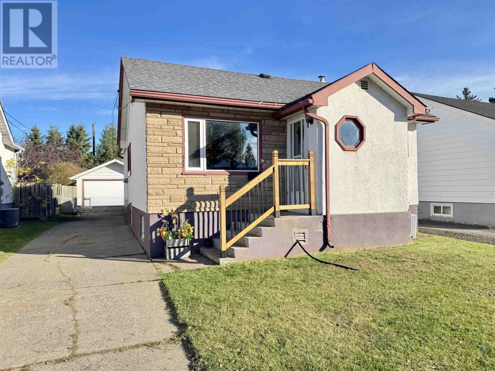 333 Amelia St E, Thunder Bay, ON P7E 3Z8
