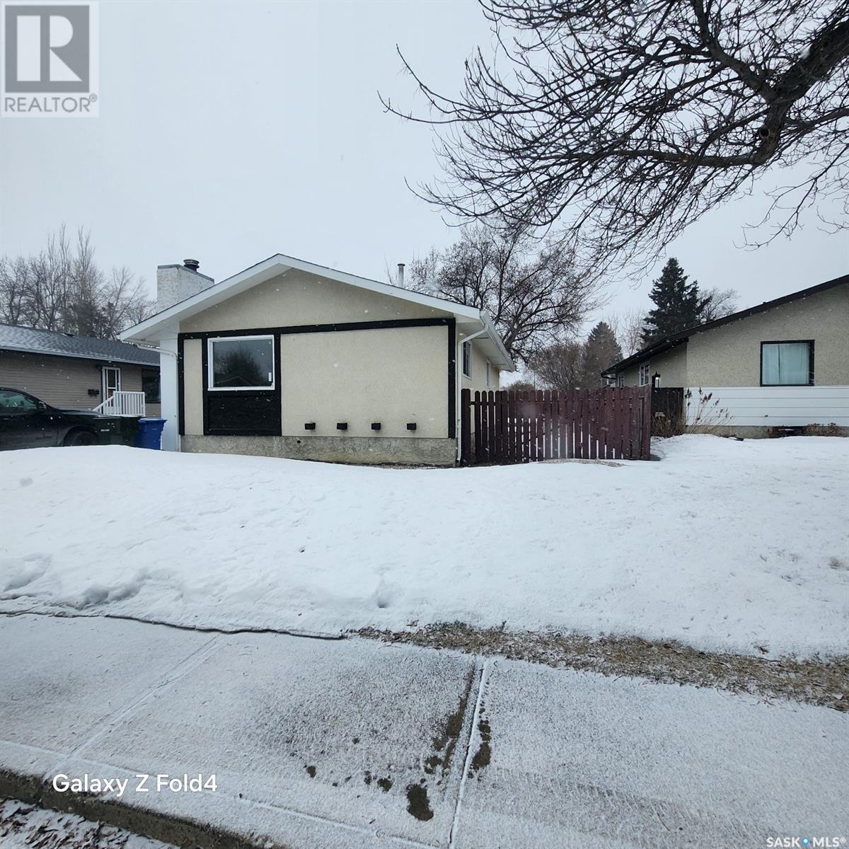 25 Plaxton Pl, Prince Albert, SK S6V 6N6