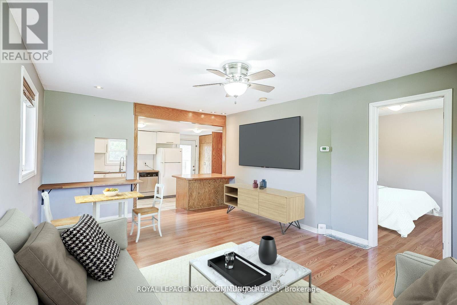 39 Drury St, Bradford West Gwillimbury, ON L3Z 1W9
