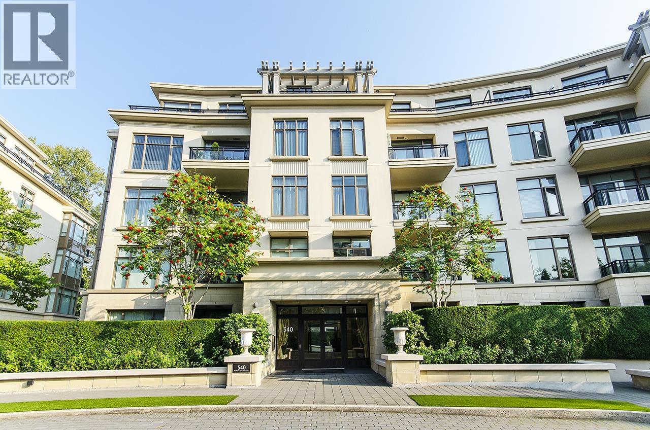 540 Waters Edge Crescent Unit 103, West Vancouver, BC V7T 0A2