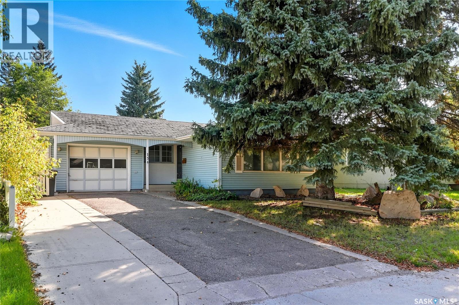 134 Oneil Cres, Saskatoon, SK S7N 1W8