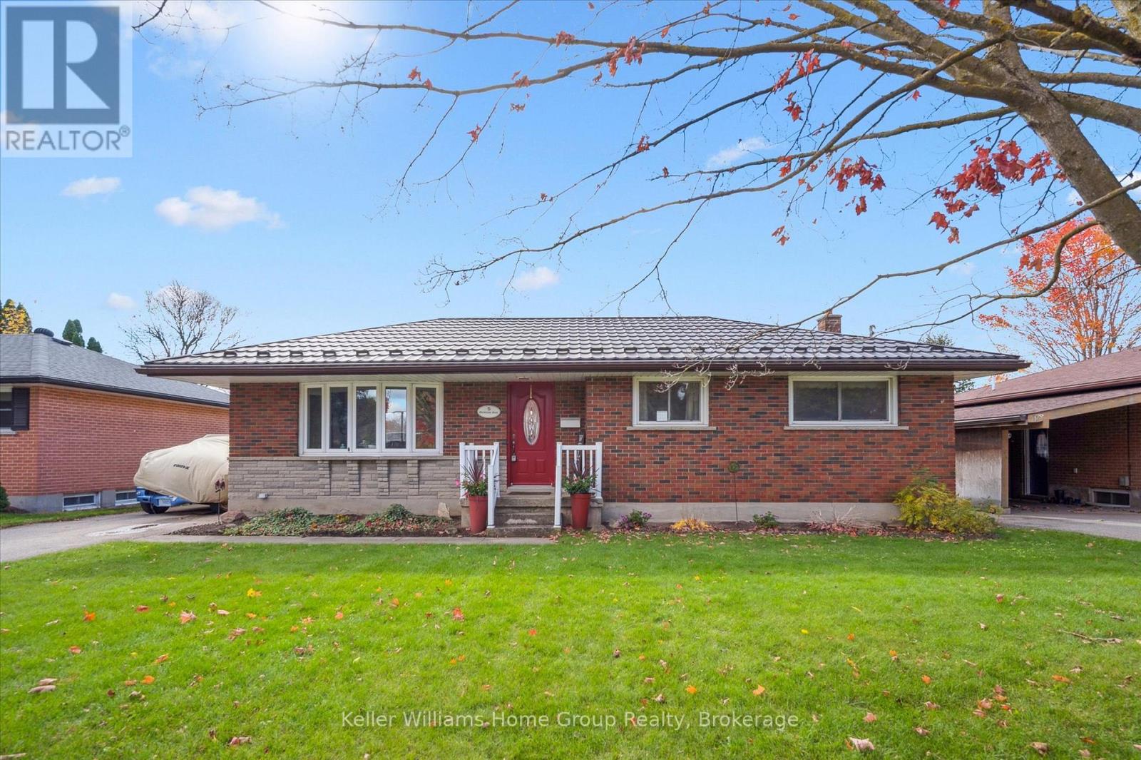 5 Bergin Ave, Centre Wellington Fergus, ON N1M 1A7