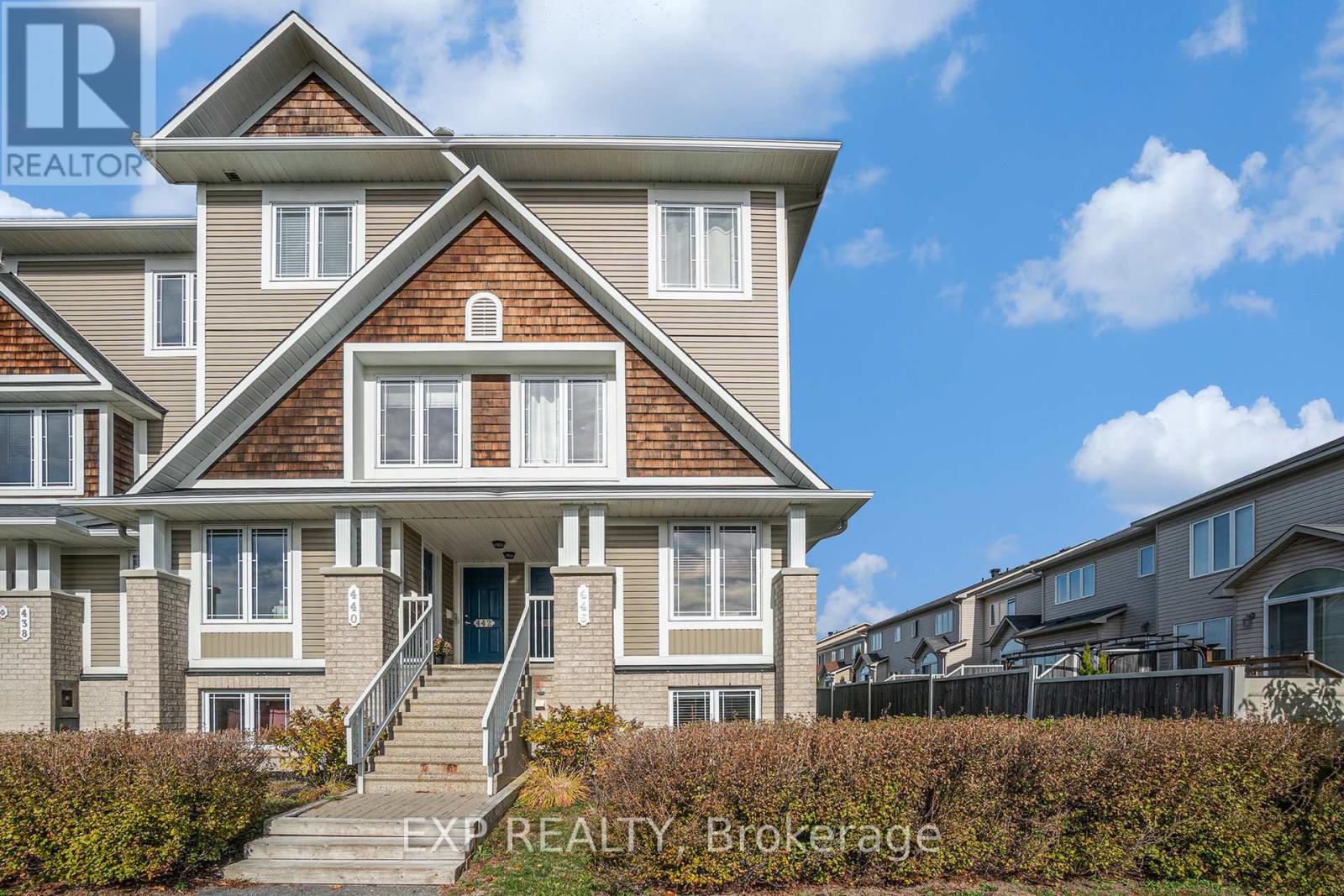 446 Harvest Valley Ave, Ottawa, ON K4A 0V6