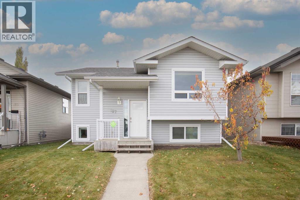 127 Ireland Cres, Red Deer, AB T4R 3K6