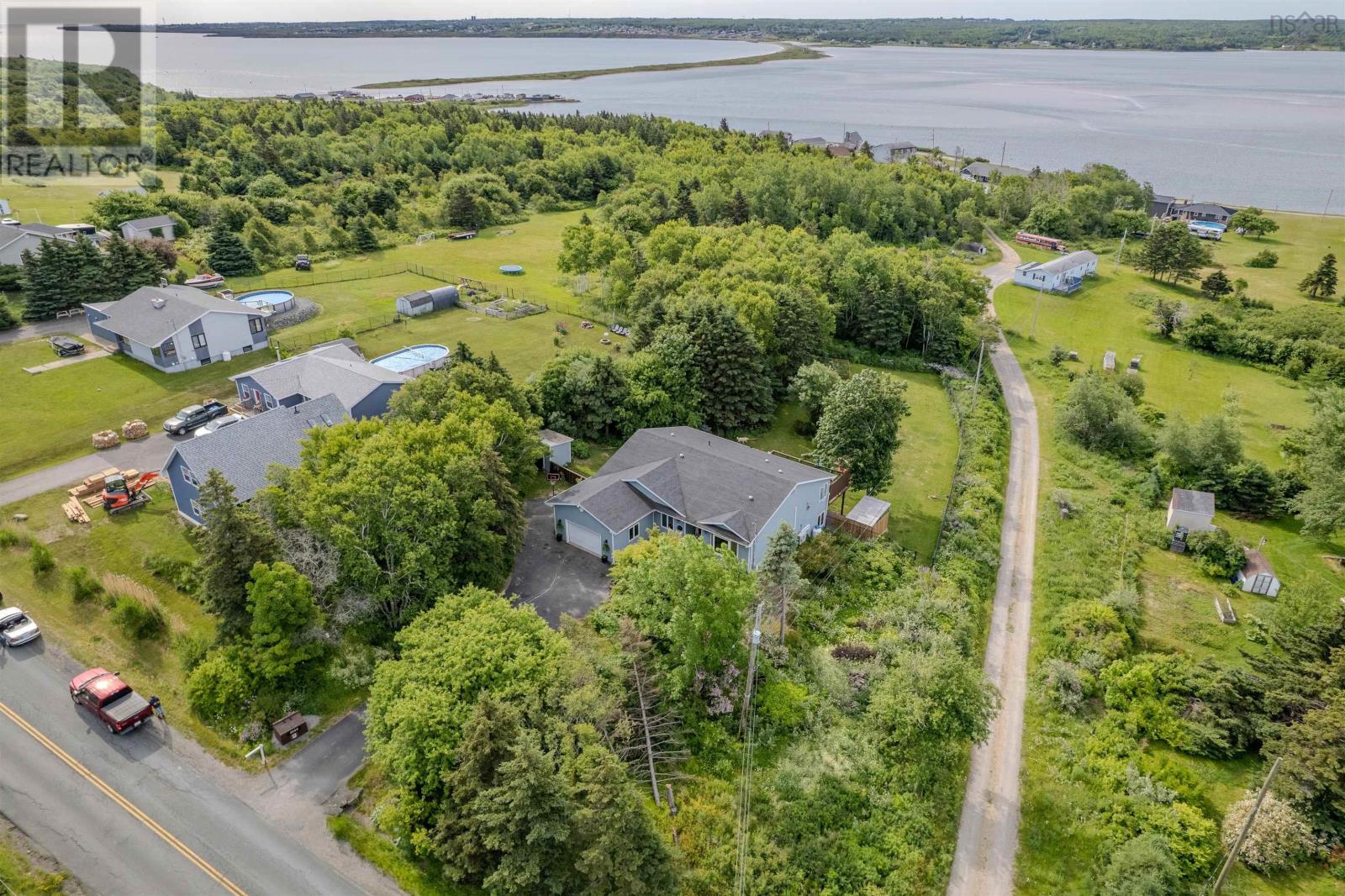 2660 Lingan Rd, New Waterford, NS B1H 4K2