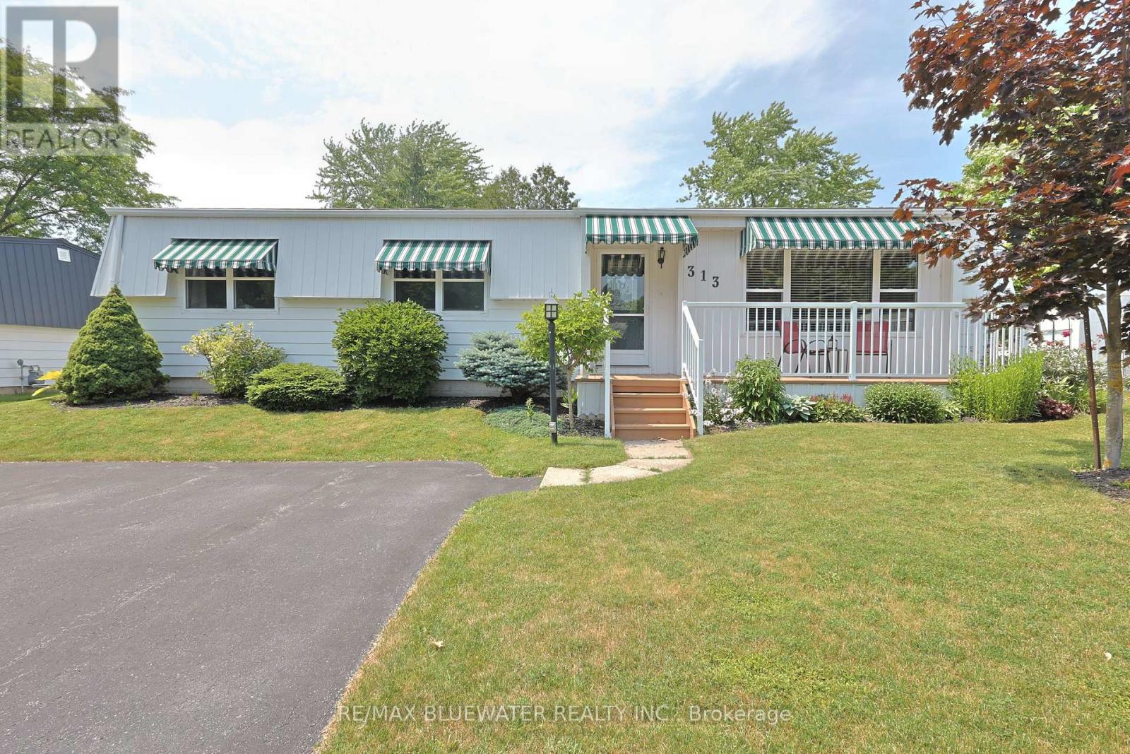 313 Pinetree Ln, South Huron, ON N0M 1T0