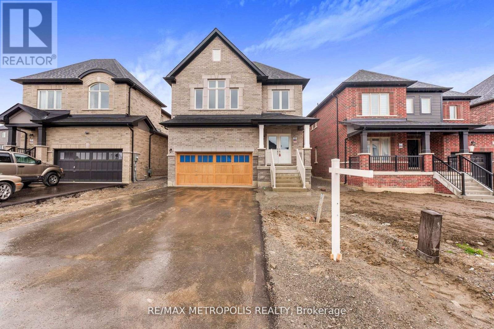 1372 Harrington St, Innisfil, ON L0L 1W0