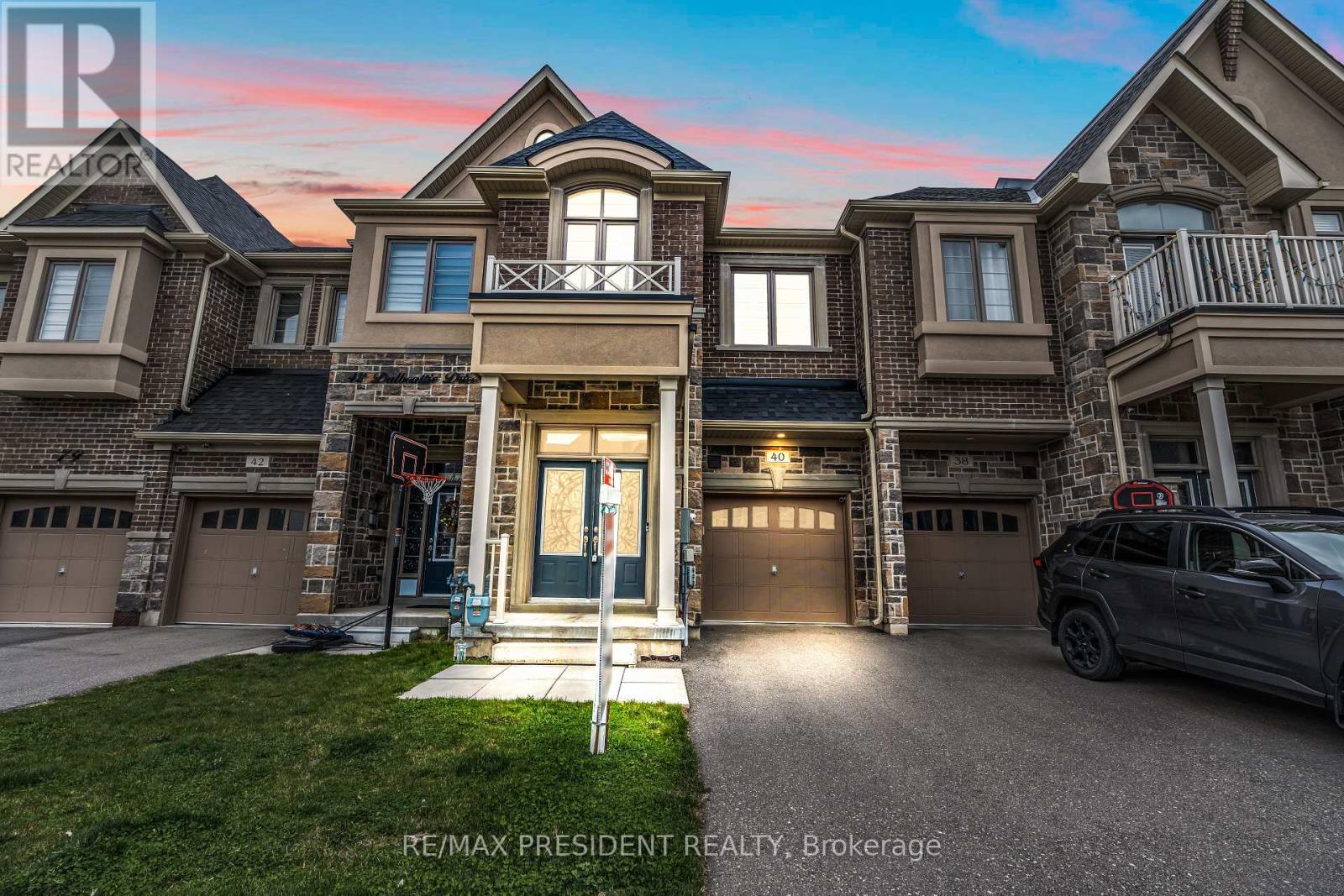 40 Dalbeattie Dr, Brampton, ON L6Y 6H6