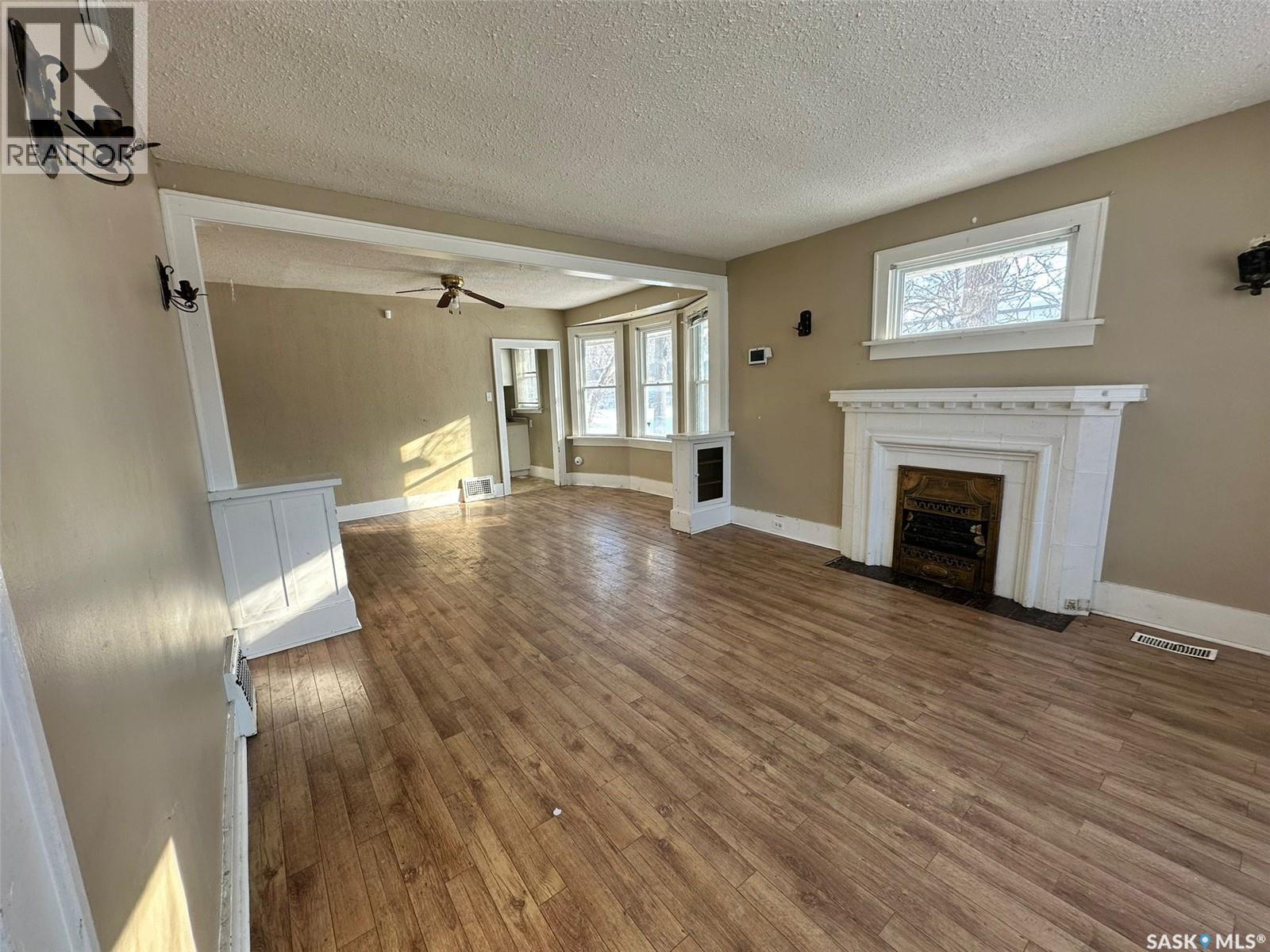 1077 Garnet St, Regina, SK S4T 2X6