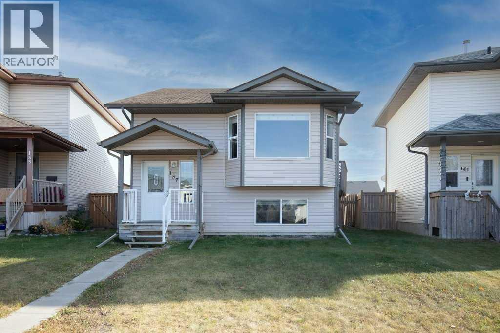 137 Rolling Hills Rdg, Blackfalds, AB T0M 0J0
