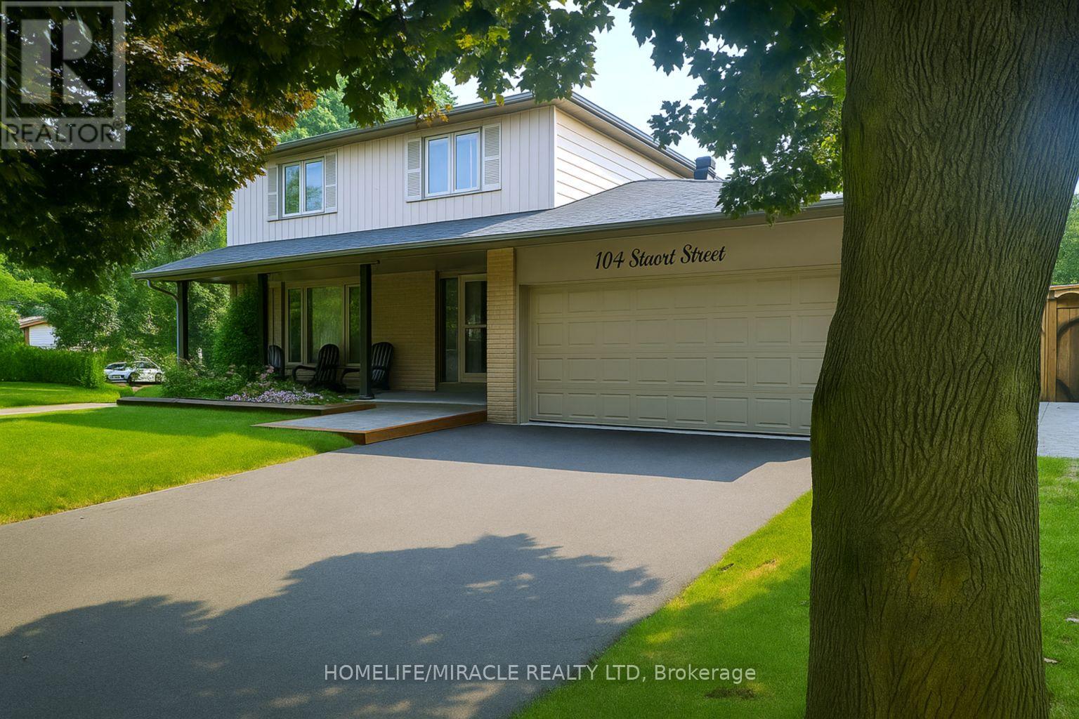 104 Stuart St, Whitchurch-Stouffville, ON L4A 4S2