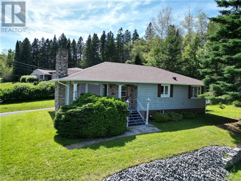 610 Chapel St, Grand-saultgrand Falls, NB E3Z 2N1