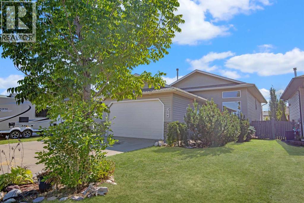 206 Pinnacle Way, Grande Prairie, AB T8W 2V7