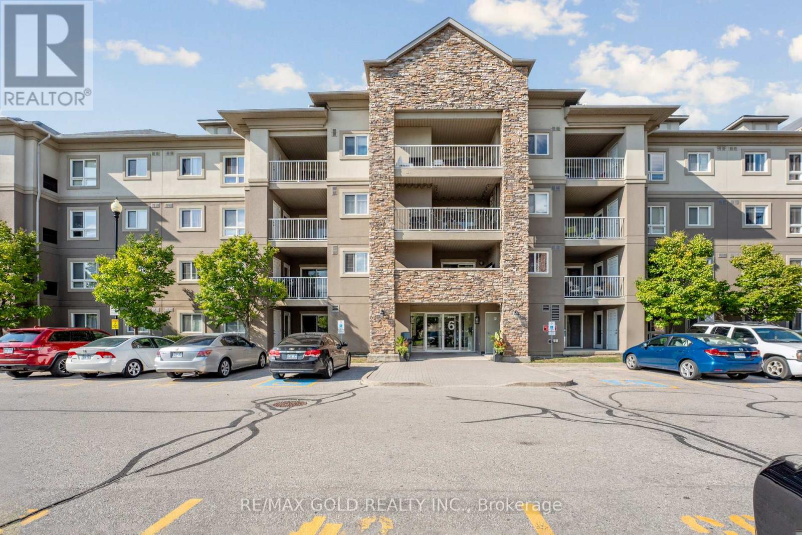 2104 6 Dayspring Cir, Brampton, ON L6P 2Z6