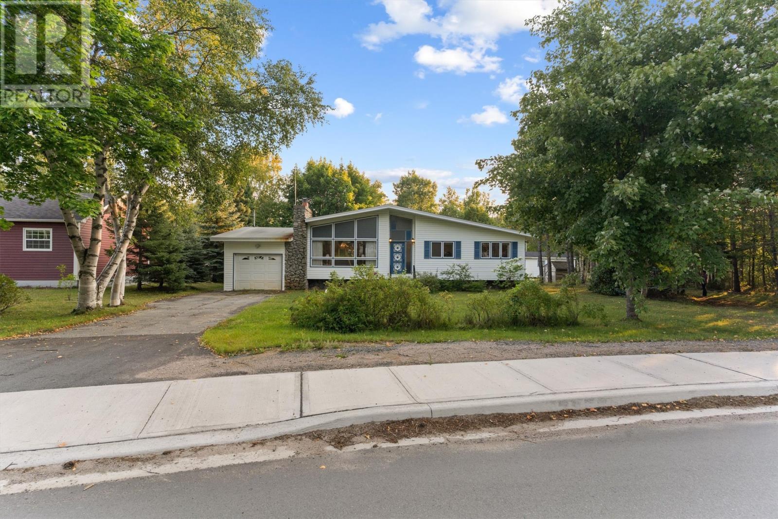 35 Pine Tree Rd, Gambo, NL A0G 1T0