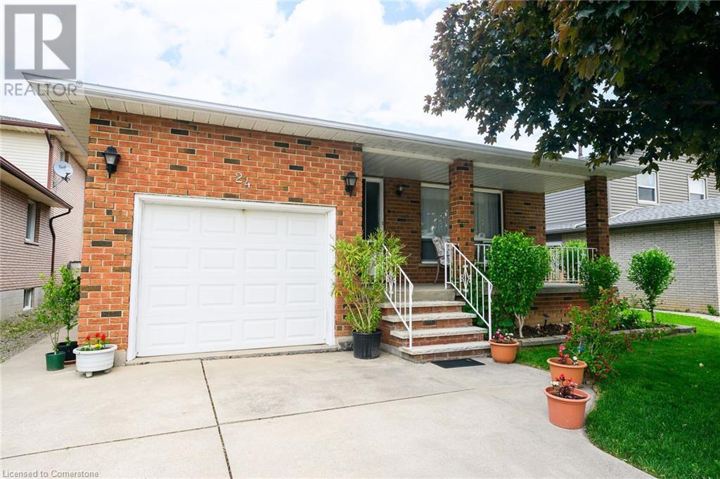 24 Pheasant Pl, Hamilton, ON L9A 4Z1