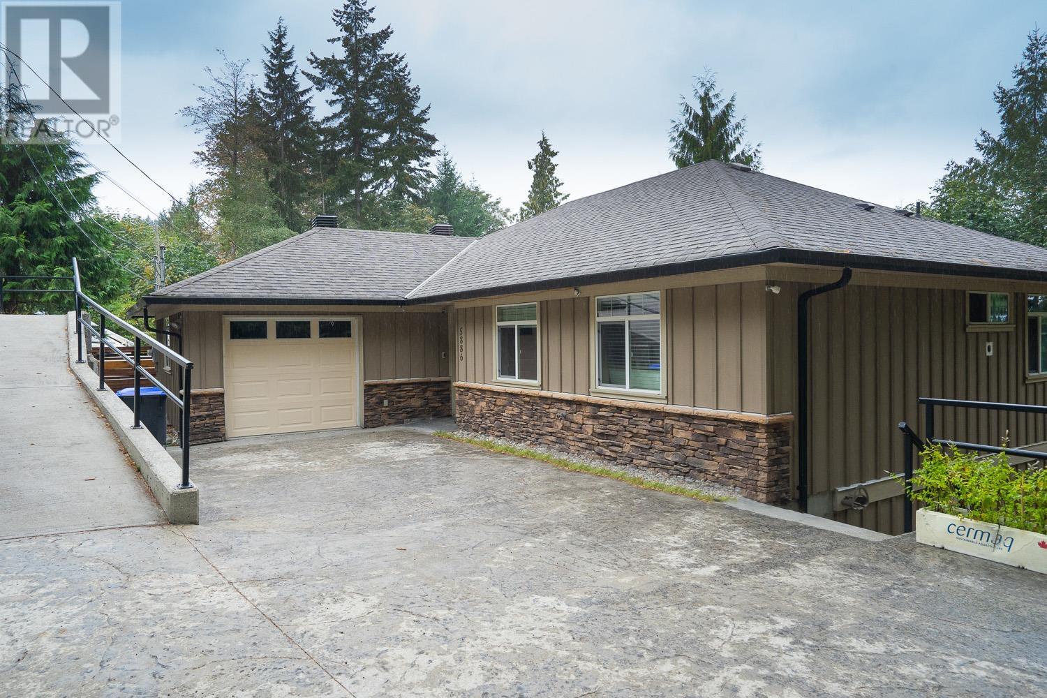 5886 Sandy Hook Rd, Sechelt, BC V7Z 0P4