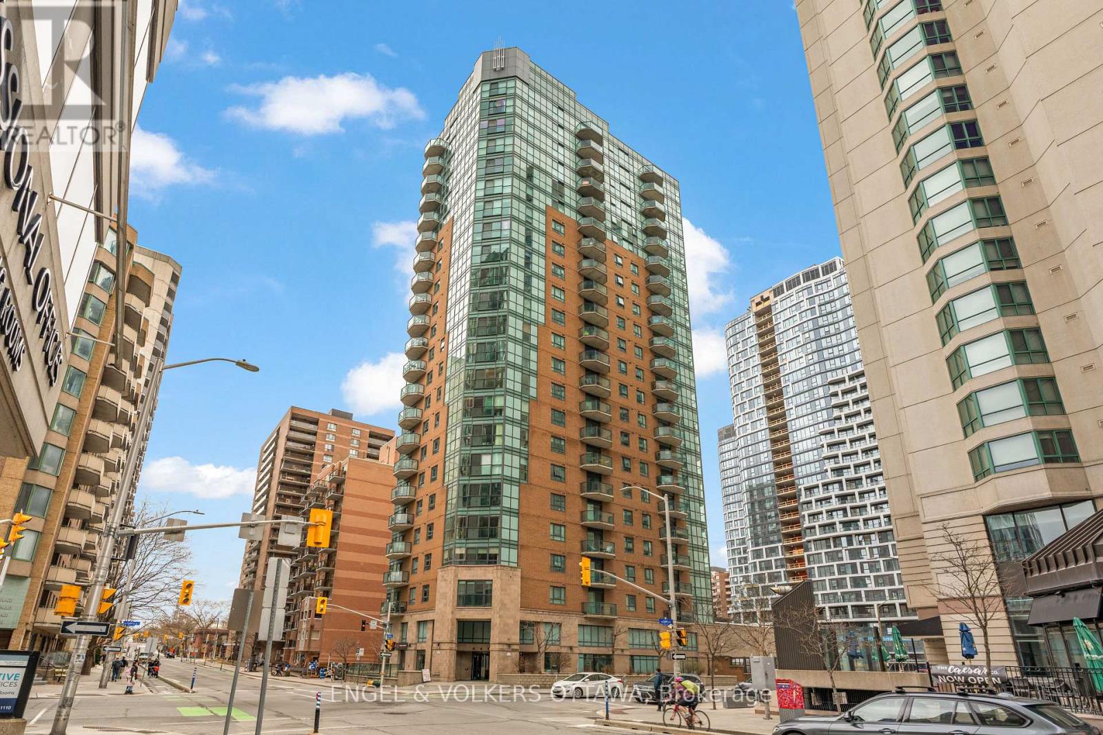 1403 445 Laurier Ave W, Ottawa, ON K1N 6R4