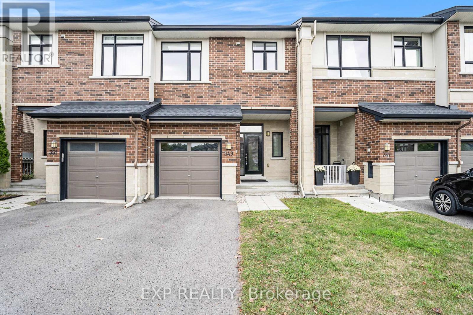 349 Ardmore St, Ottawa, ON K4M 0E2