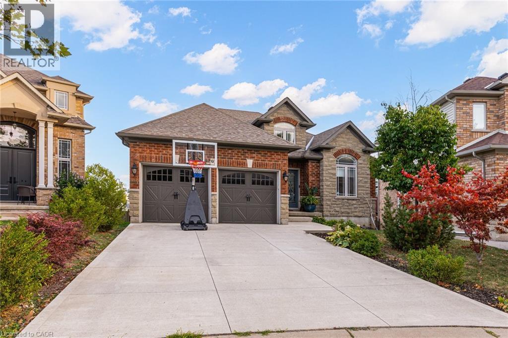 91 Candlewood Dr, Hamilton, ON L8J 0A3