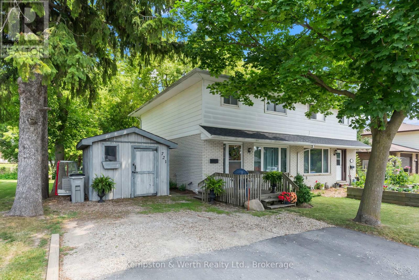 721 John St W, North Perth, ON N4W 1B6