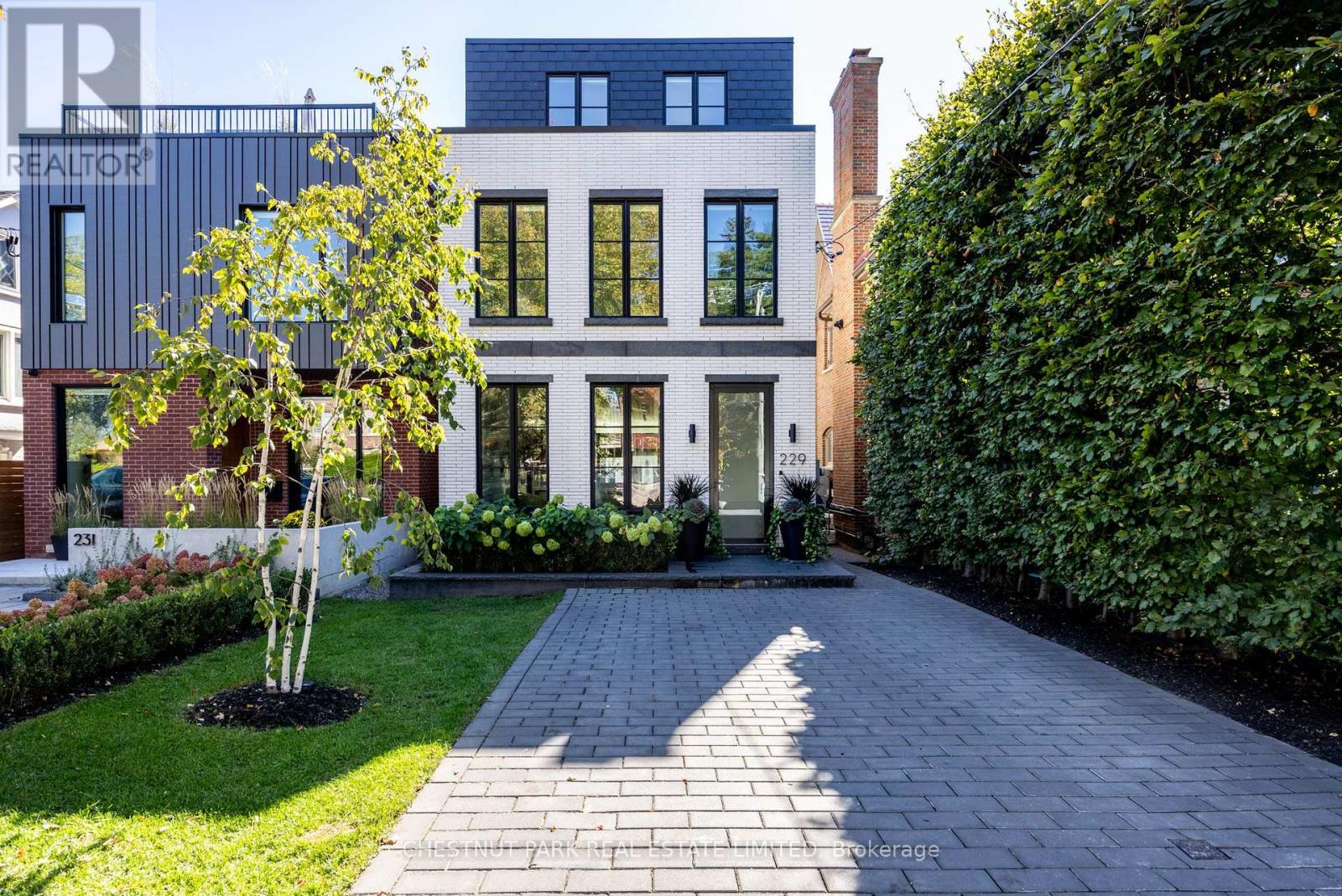 229 Sheldrake Blvd, Toronto, ON M4P 2B1