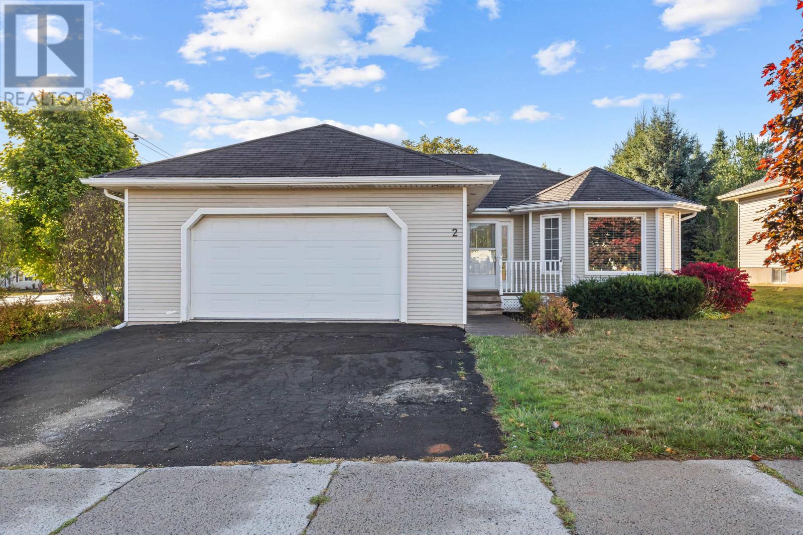 2 Commonwealth Ave, Charlottetown, PE C1E 2E9