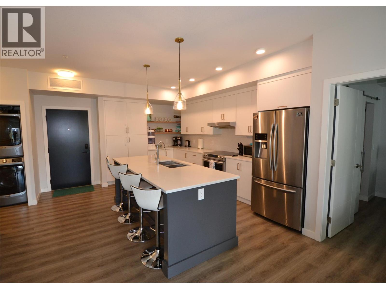 1215 St Paul Street Unit 209, Kelowna, BC V1Y 2C7