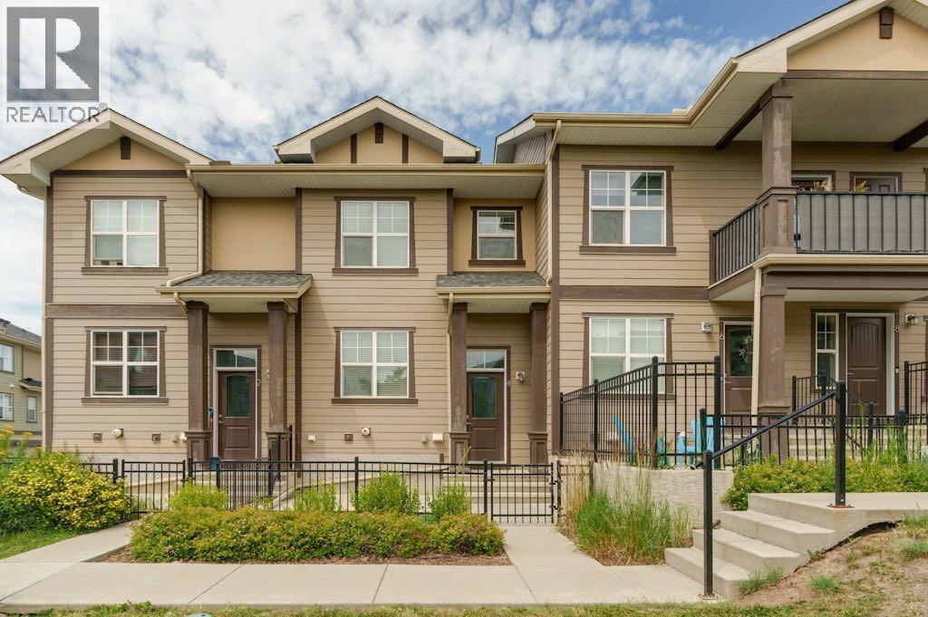 4 Evanscrest Gdns NW, Calgary, AB T3P 0S1