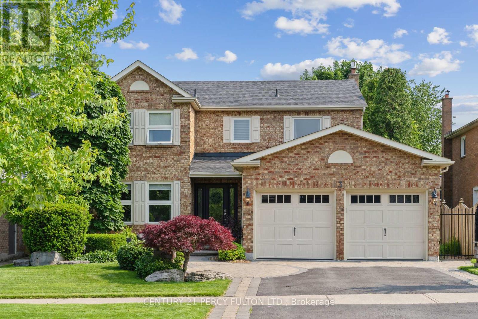 3 Chipperfield Cres, Whitby, ON L1R 1M3