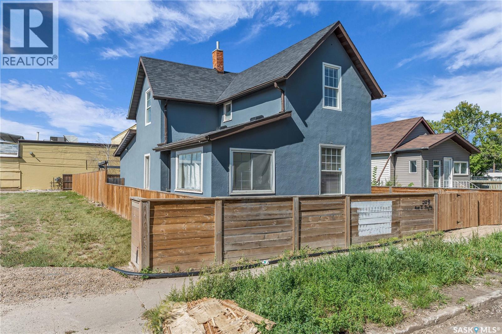 223 I Ave S, Saskatoon, SK S7M 1X8