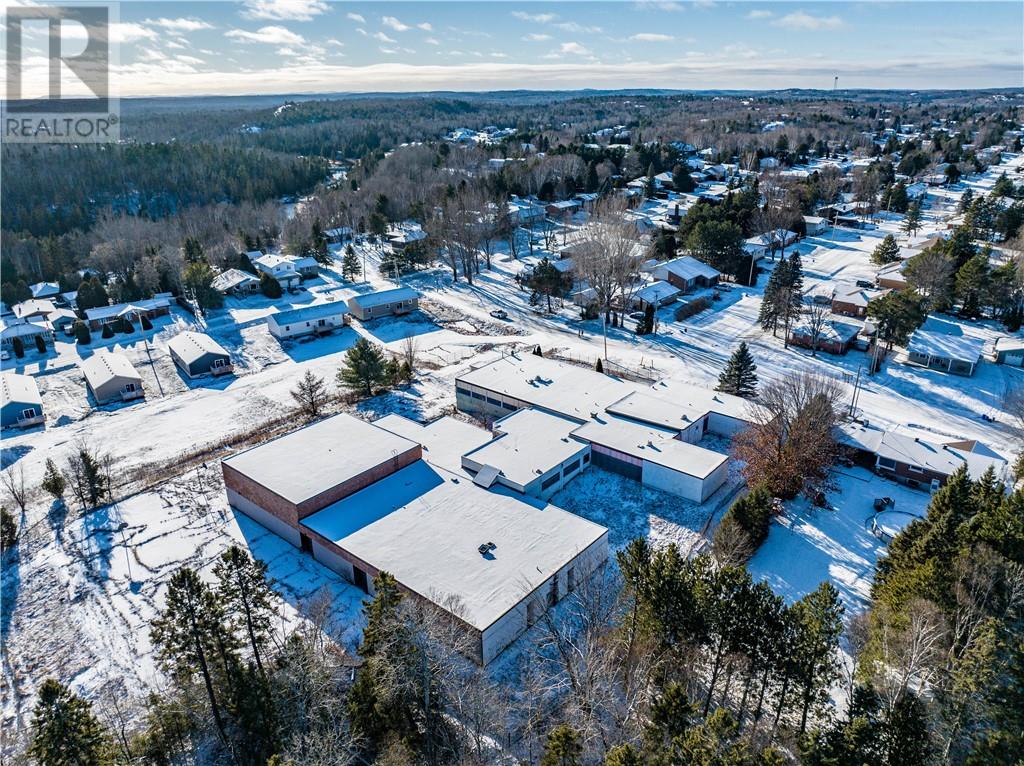 16 Jessie St, Sudbury, ON P3Y 1A2
