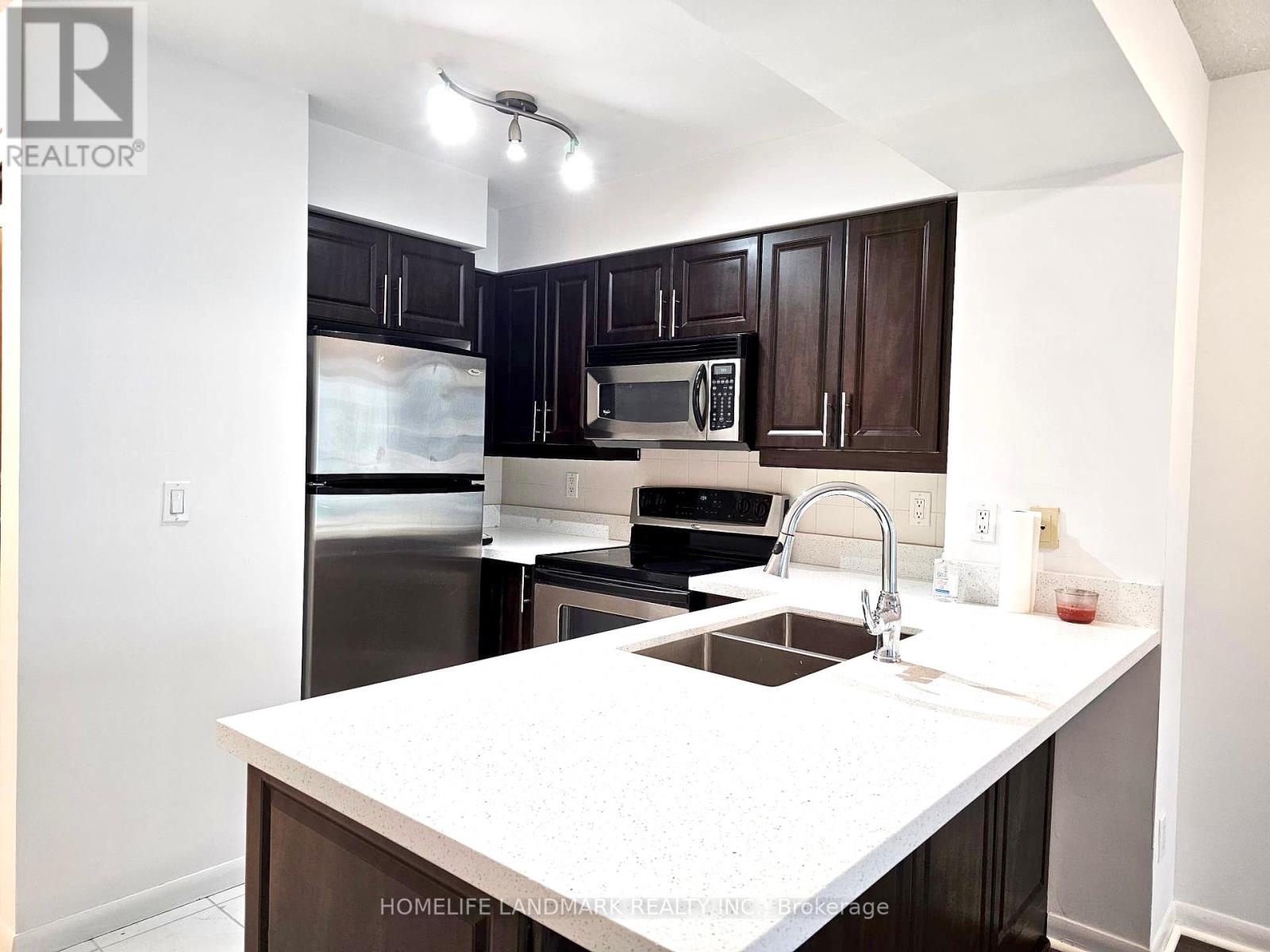 606 219 Fort York Blvd, Toronto, ON M5V 1B1